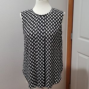 VINCE CAMUTO SLEEVELESS TOP PLEATED POLKA DOT BLOUSE BLACK WHITE SHIRT MEDIUM